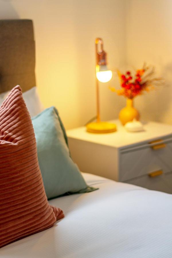 Peaceful Park View Townhouse 2 Bed W/Carpark Apartment Christchurch Ngoại thất bức ảnh