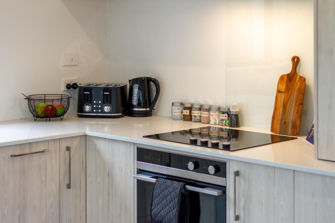 Peaceful Park View Townhouse 2 Bed W/Carpark Apartment Christchurch Ngoại thất bức ảnh