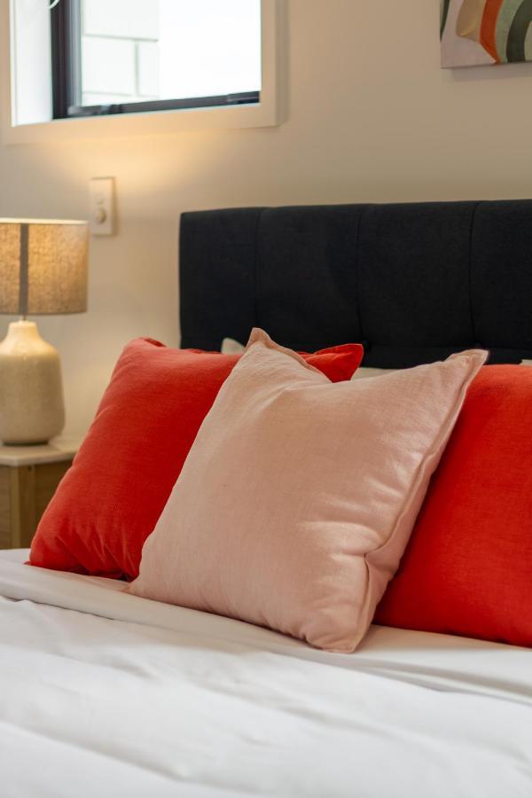 Peaceful Park View Townhouse 2 Bed W/Carpark Apartment Christchurch Ngoại thất bức ảnh